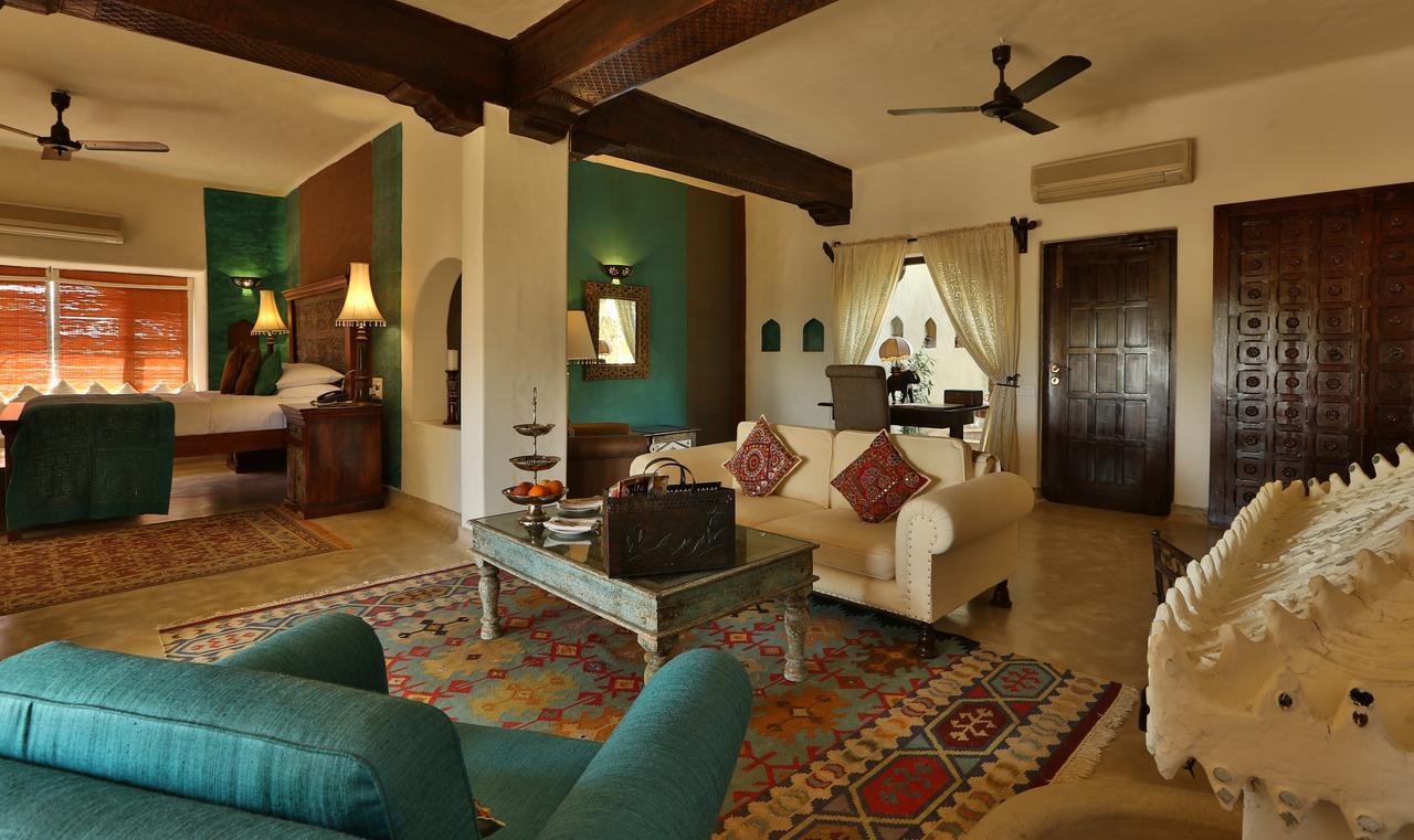 มหิร ครห์ Hotel Rohat ภายนอก รูปภาพ