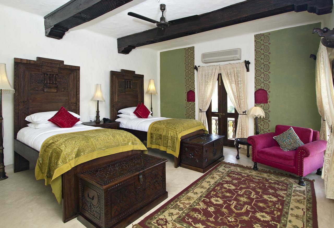 มหิร ครห์ Hotel Rohat ภายนอก รูปภาพ